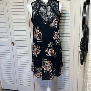 MITTOSHOP  S NWT boho mini dress with lace accents and floral design